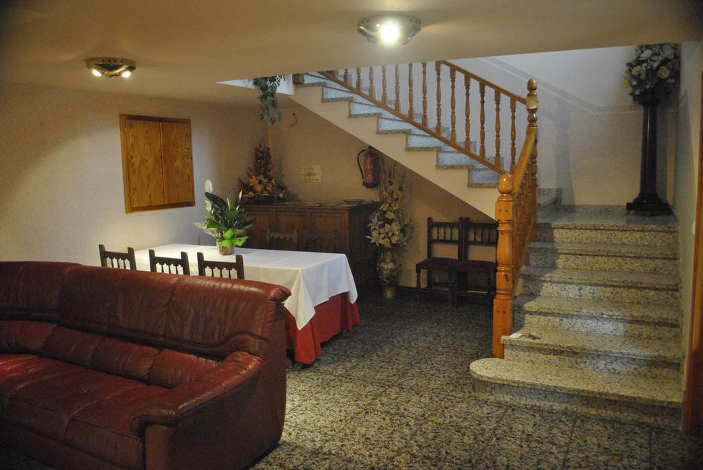 Hostal El Violi Cardona Exterior foto